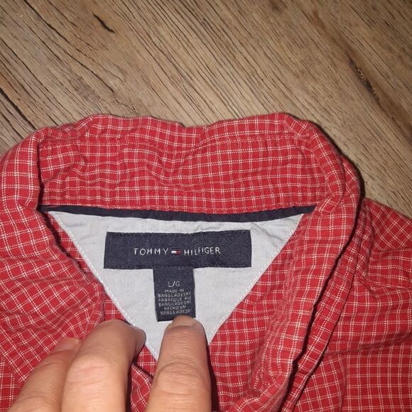 Men's Tommy Hilfiger Red Button Down Shirt Large - Picture 3 of 8
